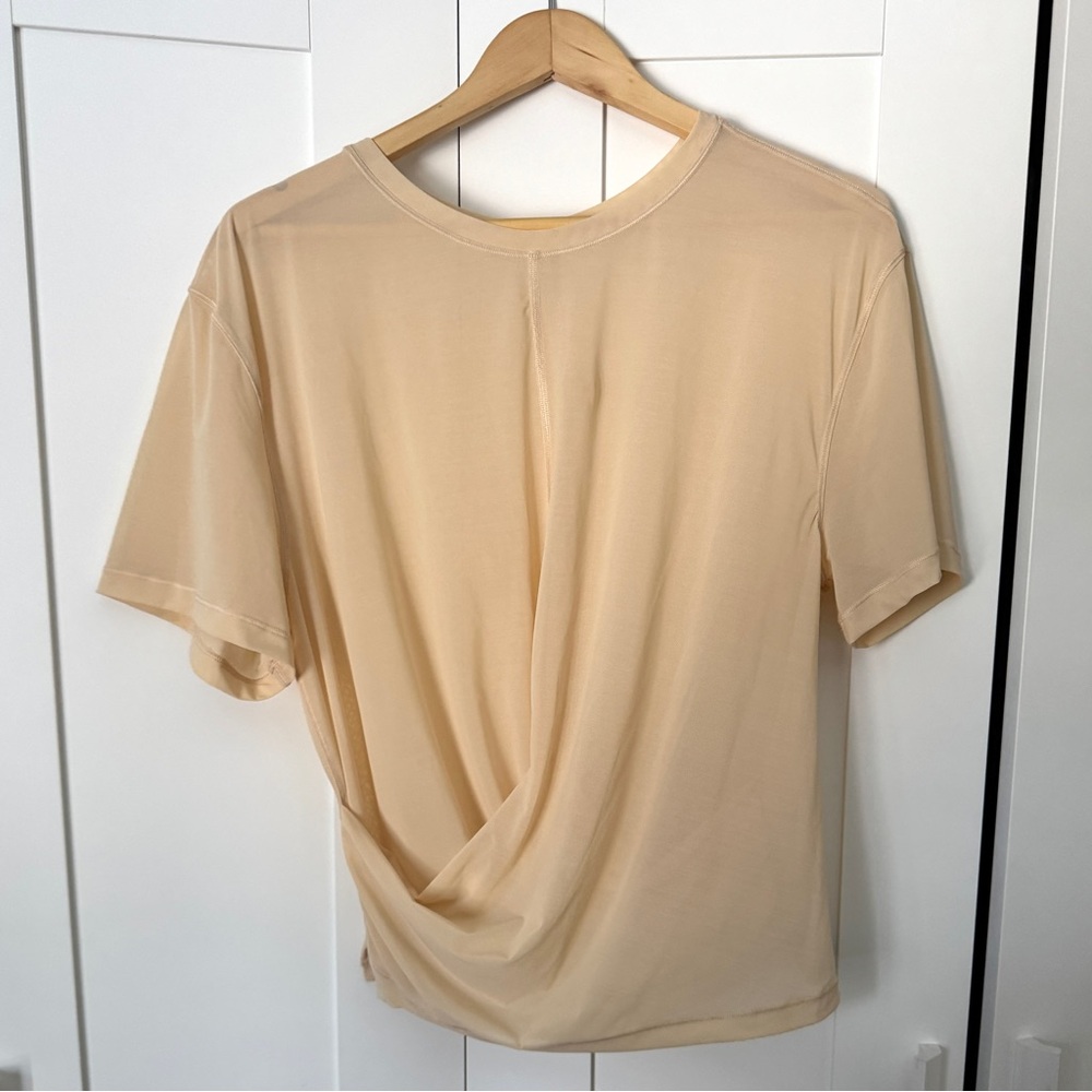 Lululemon twist front TOP
